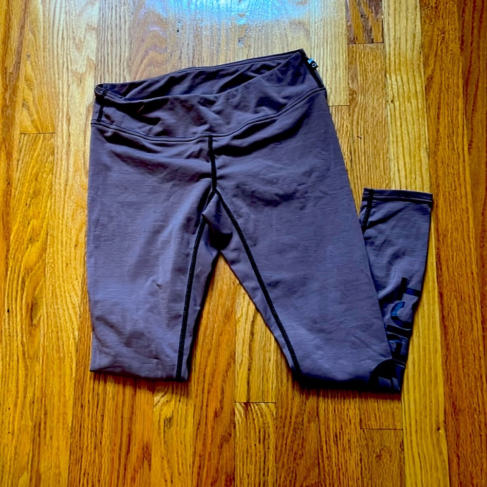 Light purple ski leggings